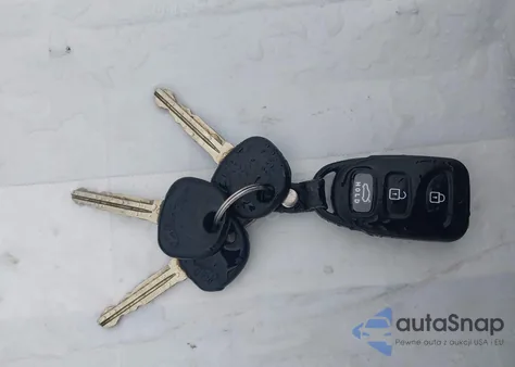 2012 Hyundai Elantra Gls из США, поврежденный, VIN 5NPDH4AE4CH073469